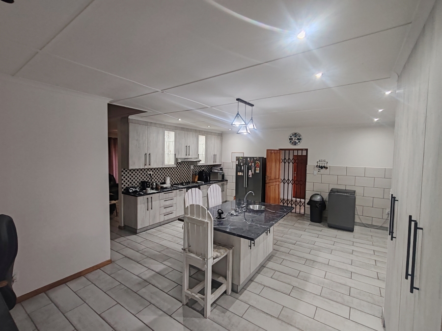 3 Bedroom Property for Sale in Windsor Park Eastern Cape